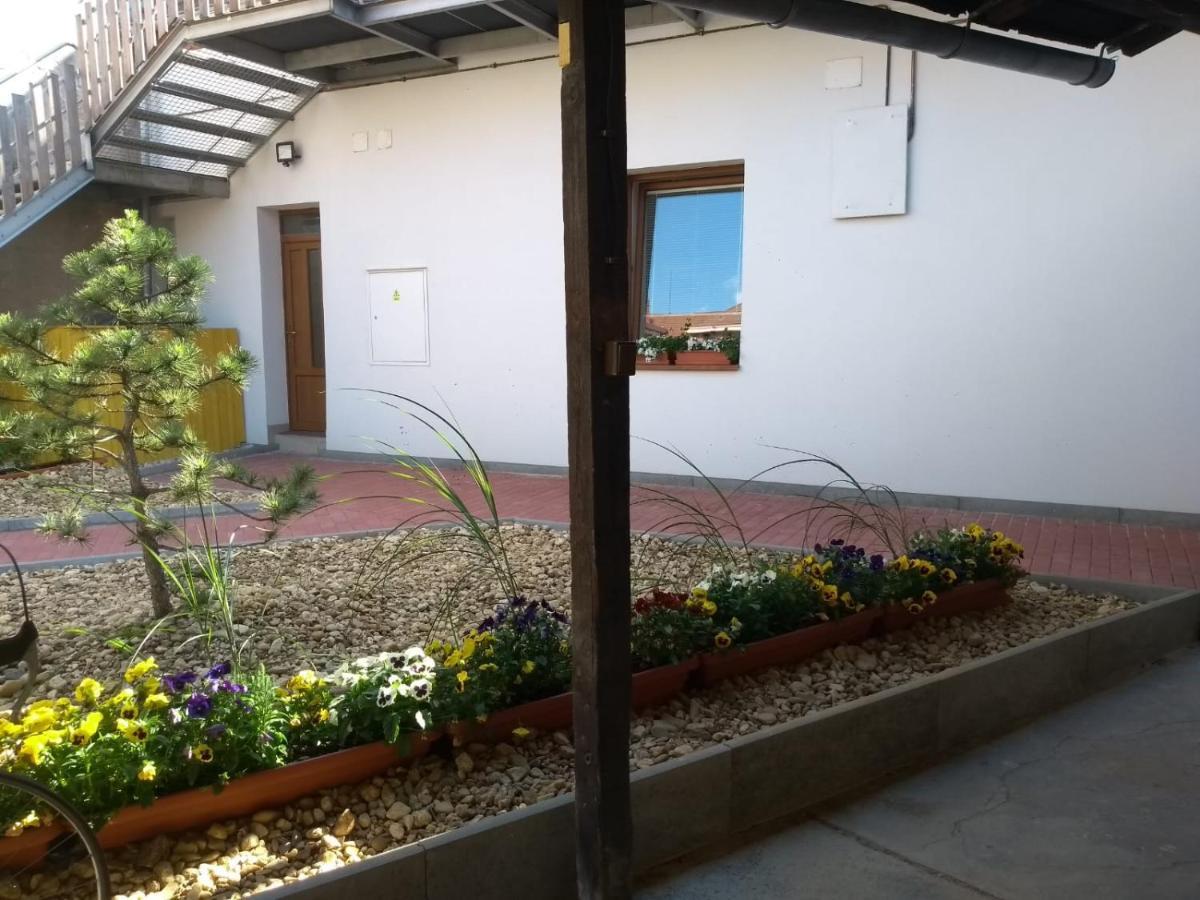 Apartmany Lono Jičín Dış mekan fotoğraf